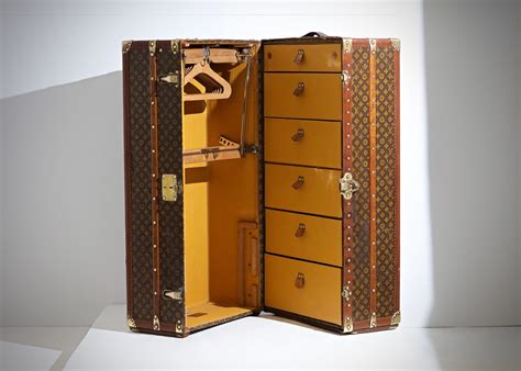 louis vuitton wardrobe trunk pochrtte